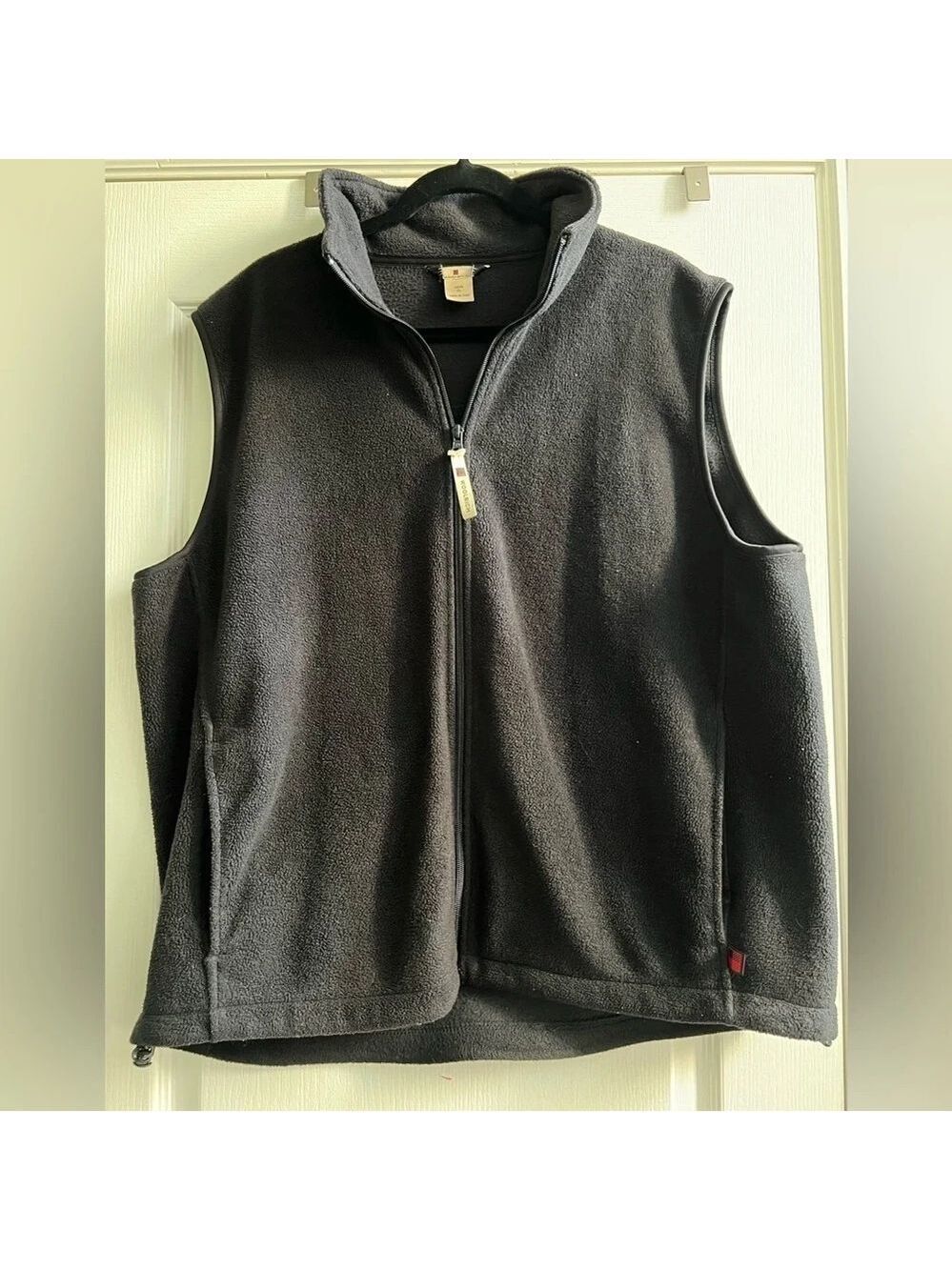 Men’s Woolrich Black Fleece Zip Up Vest. Size XL